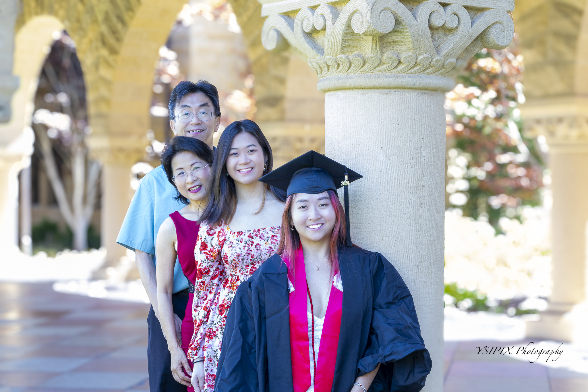 Spring Sessions Guide. Graduation and Family Photography (April to June)
